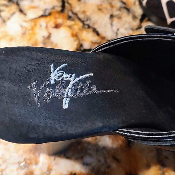 Women's Very Volatile animal print cowhide mules SZ 9 4.5" heel pre-owned. - Picture 4 of 16